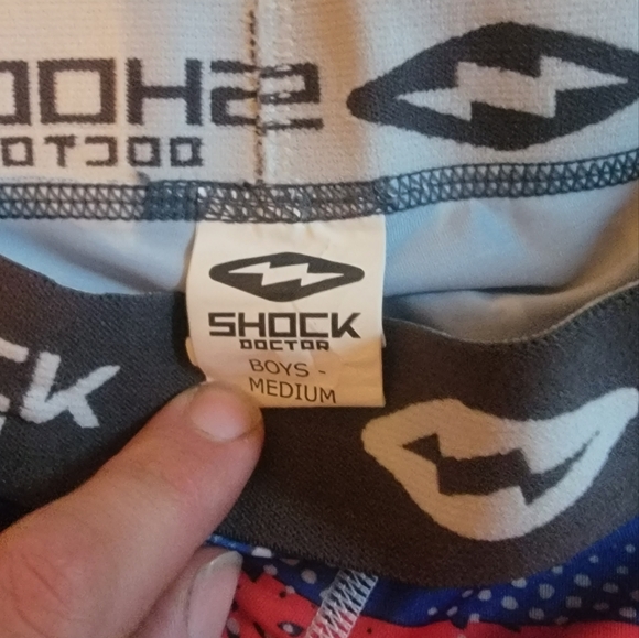 Boys shock doctor compression shorts with cup pocket - Picture 2 of 4
